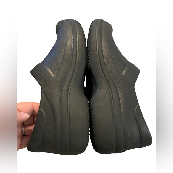 Crocs LiteRide At Work Women's Neria‎ Pro II Black Clogs Shoes size 8 - Picture 6 of 6